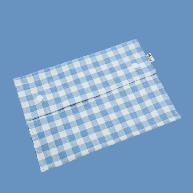 pochette A5 - carreaux bleu